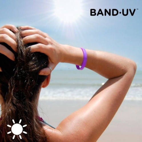 Dovolenkový náramok - indikátor UV žiarenia 