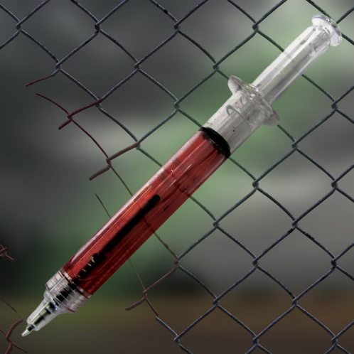 Pero v tvare injekcie s krvou